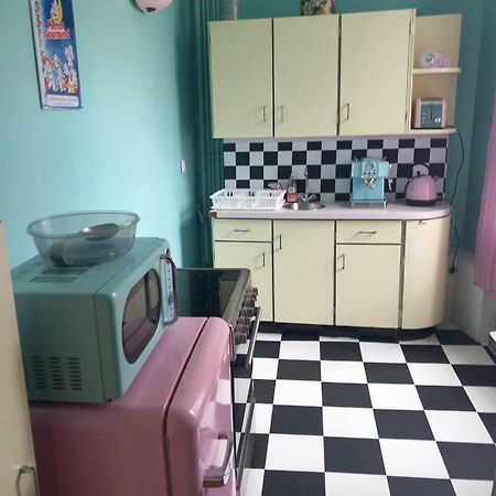 Апартаменти Vintage ,La Capsule Temporelle Wifi Draps Parking Publique Gratuit Тьєр Екстер'єр фото
