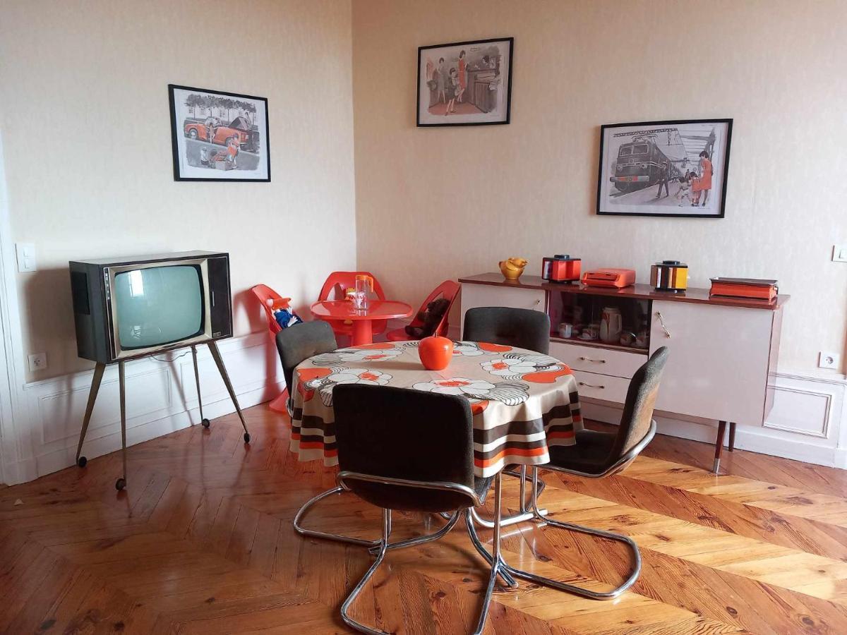 Апартаменти Vintage ,La Capsule Temporelle Wifi Draps Parking Publique Gratuit Тьєр Екстер'єр фото