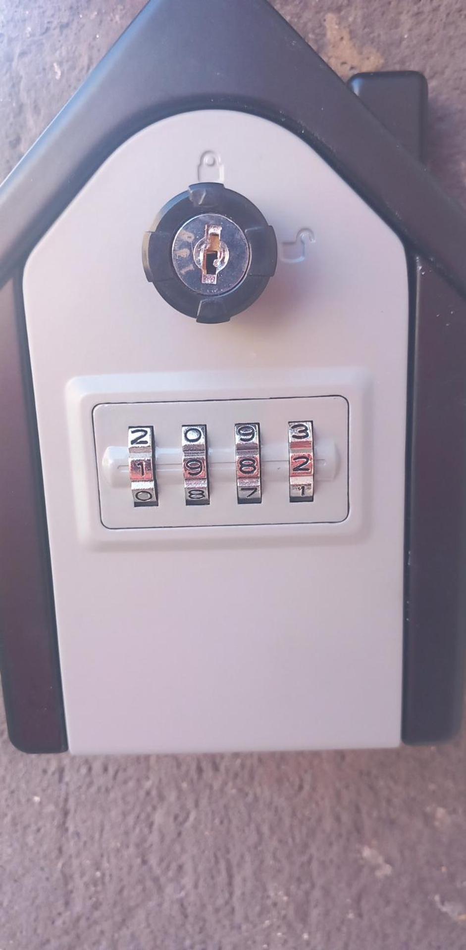 Апартаменти Vintage ,La Capsule Temporelle Wifi Draps Parking Publique Gratuit Тьєр Екстер'єр фото