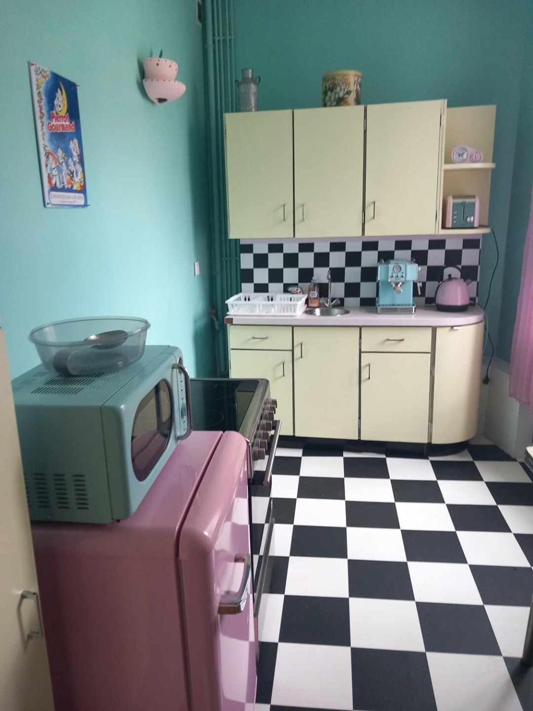Апартаменти Vintage ,La Capsule Temporelle Wifi Draps Parking Publique Gratuit Тьєр Екстер'єр фото